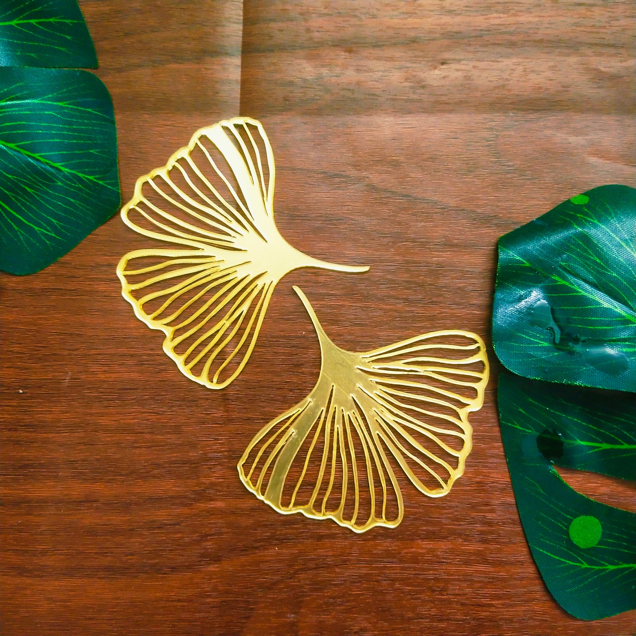 Acrylic leaf